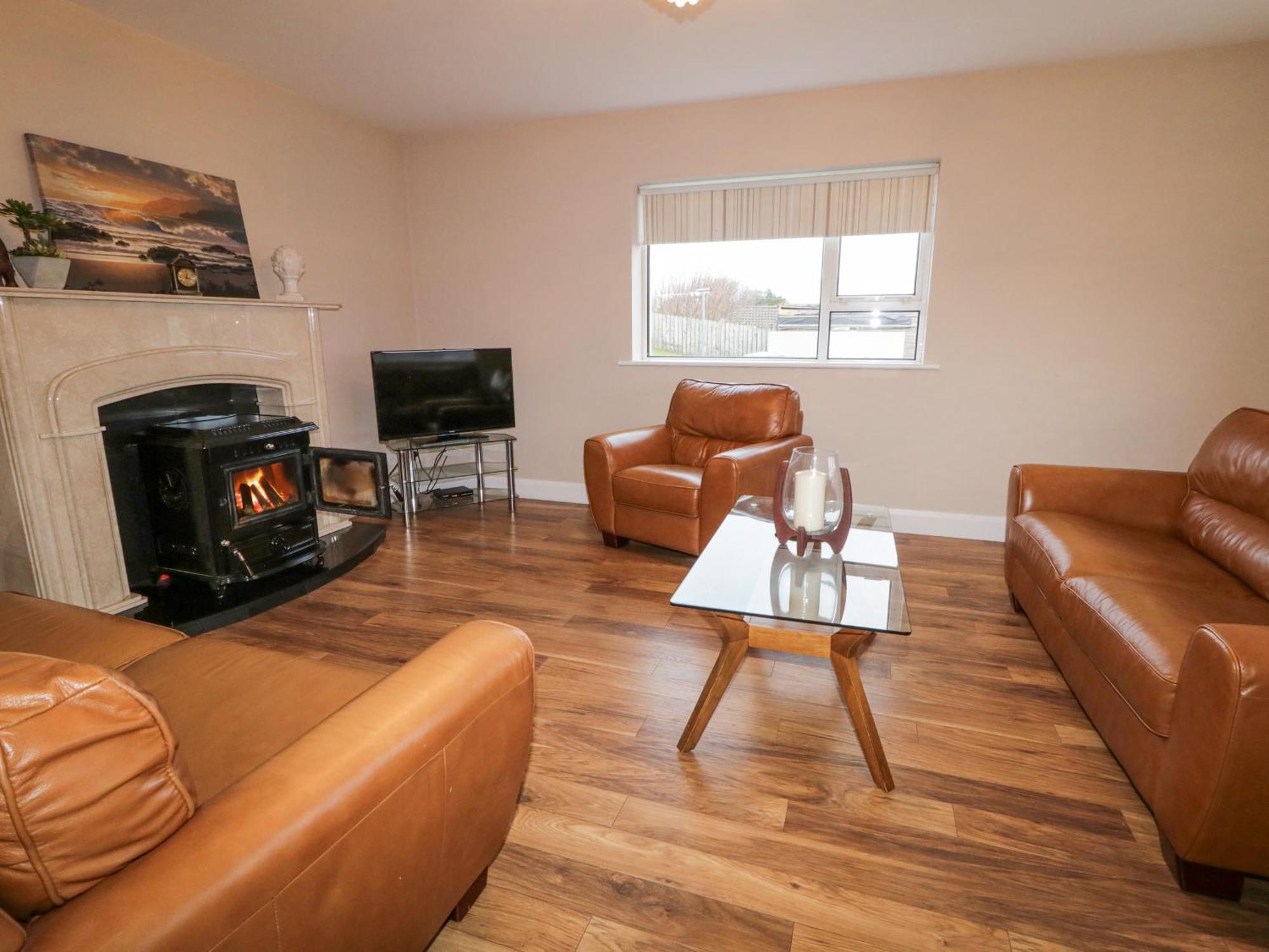 Holiday home Loughanure View *